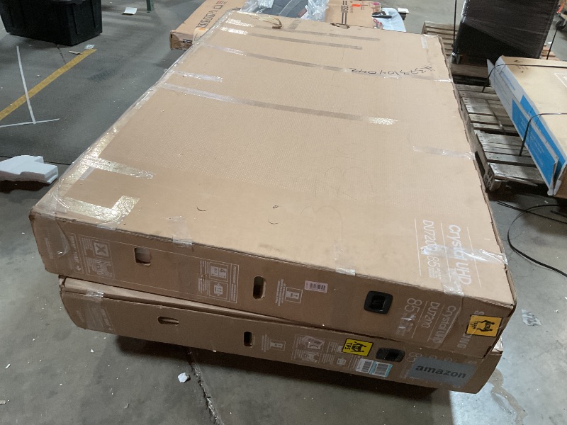 Photo 1 of **SELLING FOR PARTS**SAMSUNG 85-Inch Class Crystal UHD 4K DU7200 Series HDR Smart TV w/Object Tracking Sound Lite, PurColor, Motion Xcelerator, Mega Contrast, Q-Symphony (UN85DU7200, 2024 Model)
