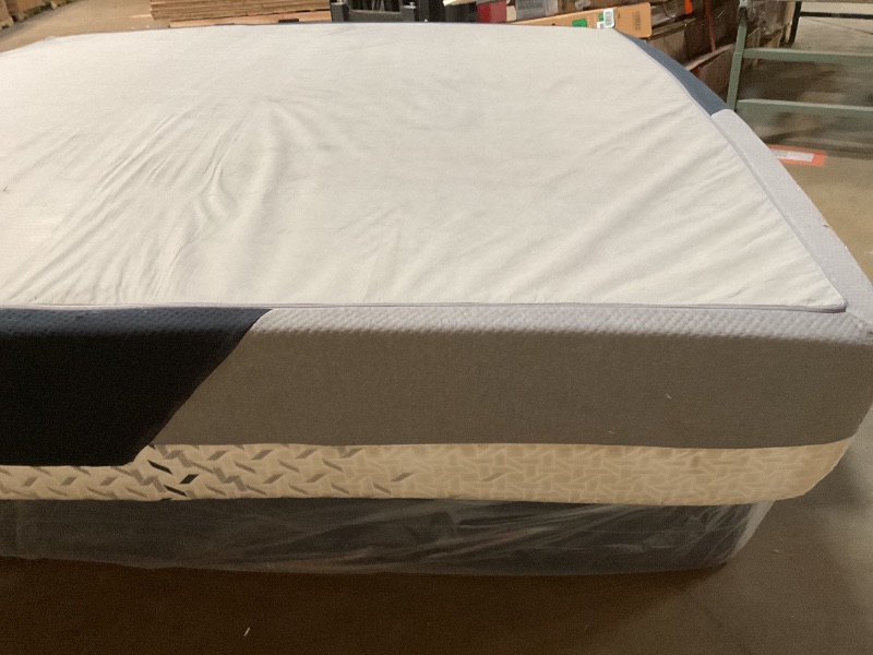 Photo 1 of **DIRTY FROM TRANSPORT **Nectar Luxe 14” King Mattress - Medium Firm - Contouring Memory Foam - Cooling Upgrade - 3” Pressure Relief Layer - Responsive Support - Mattress in a Box - 365-Night Trial & Forever Warranty