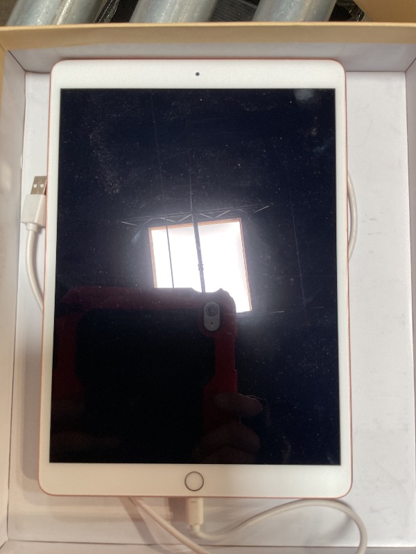 Photo 1 of *DOES NOT POWER ON* Apple iPad Air (10.5-inch, Wi-Fi + Cellular, 256GB) - Gold (3rd Generation)