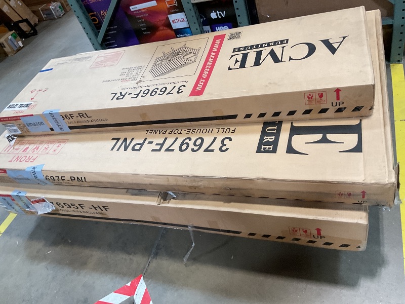 Photo 1 of **SELLING AS PARTS FOR PARTIAL SET**Acme -
FULL HOUSE TOP PANEL
FULL HOUSE RAIL / LADDER / SLATS
FULL HOUSE HB/FB WALL PANEL