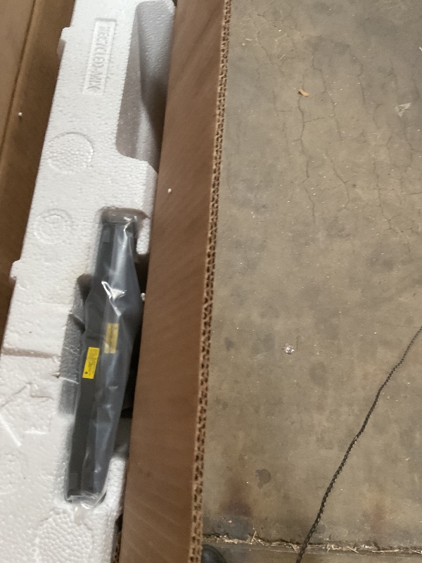 Photo 1 of **SELLING FOR PARTS**Major damage to screen**Samsung 55-Inch Class Crystal UHD U8000F 4K Smart TV (2025 Model) Endless Free Content, Crystal Processor 4K, MetalStream Design, Knox Security, Alexa Built-in
