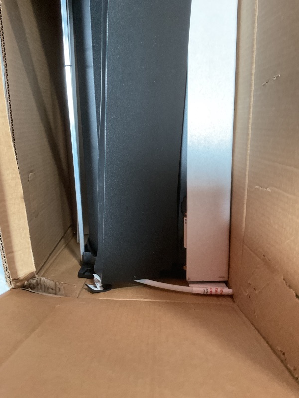Photo 1 of **SELLING AS PARTS AS IS ONE OF TWO**REALTRUCK RETRAX RETRAXPRO MX RETRACTABLE TRUCK BED TONNEAU COVER | 80362 | FITS 2008 - 2016 FORD F-250/350 SUPER DUTY 6' 10" BED (81.8")