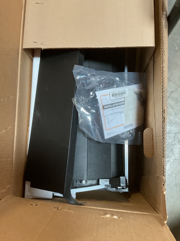 Photo 1 of **SELLING AS PARTS AS IS ONE OF TWO**REALTRUCK RETRAX RETRAXPRO MX RETRACTABLE TRUCK BED TONNEAU COVER | 80362 | FITS 2008 - 2016 FORD F-250/350 SUPER DUTY 6' 10" BED (81.8")