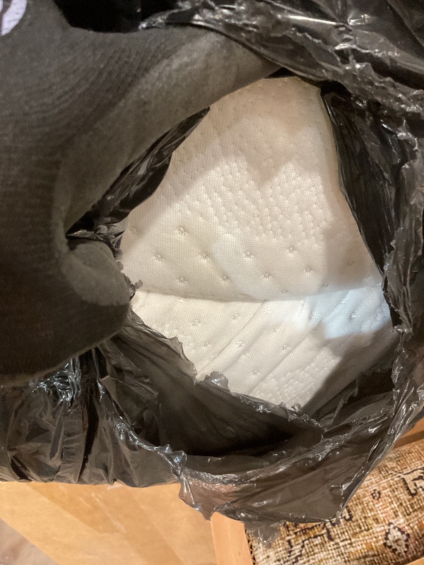 Photo 1 of **DIRTY FROM TRANSPORT **Novilla Twin Mattress, 6 Inch Twin Bed Mattress for Kids, Gel Memory Foam Mattresses for Cooling Night Sleep & Pressure Relief, CertiPUR-US Certified