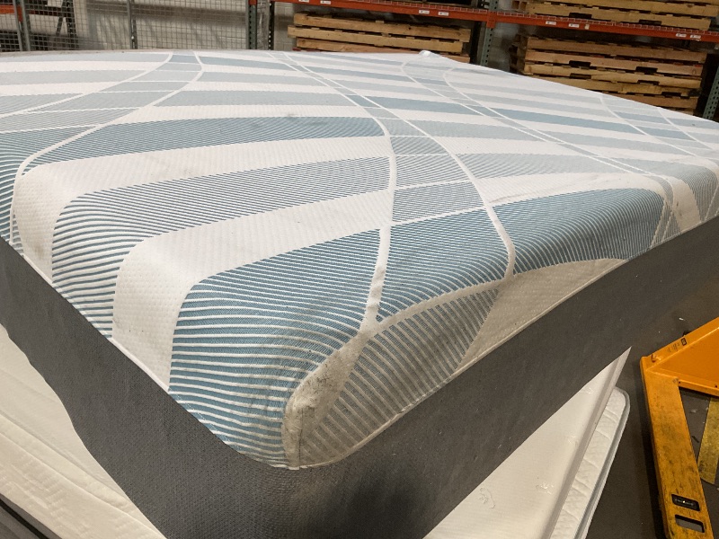 Photo 1 of **DIRTY FROM TRANSPORT **Sealy Dreamlife 14” Hybrid Mattress, Queen, SealyComfort Gel Memory Foam, SealyResponsive Encased Coils, Machine Washable Cover
