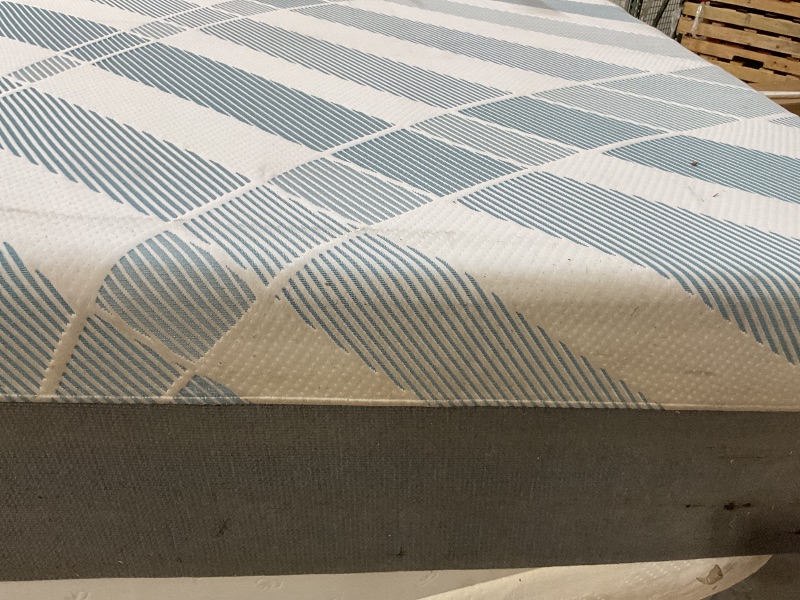 Photo 1 of **DIRTY FROM TRANSPORT **Sealy Dreamlife 14” Hybrid Mattress, Queen, SealyComfort Gel Memory Foam, SealyResponsive Encased Coils, Machine Washable Cover