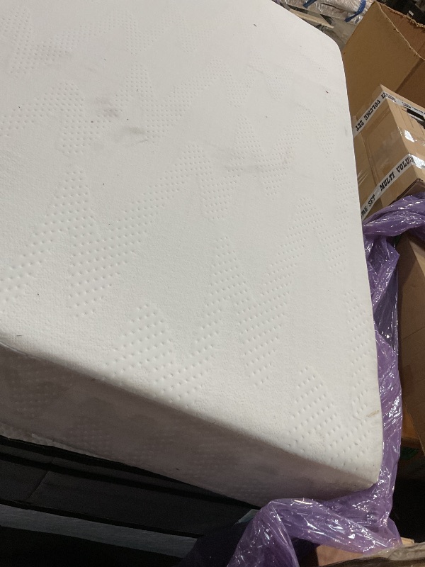 Photo 1 of **DIRTY FROM TRANSPORT **Novilla Queen Mattress, 10 Inch Queen Size Mattress  Gel Memory Foam Mattresses for Comfort Sleep, Cooling Night Sleep & Pressure Relief, CertiPUR-US Certified