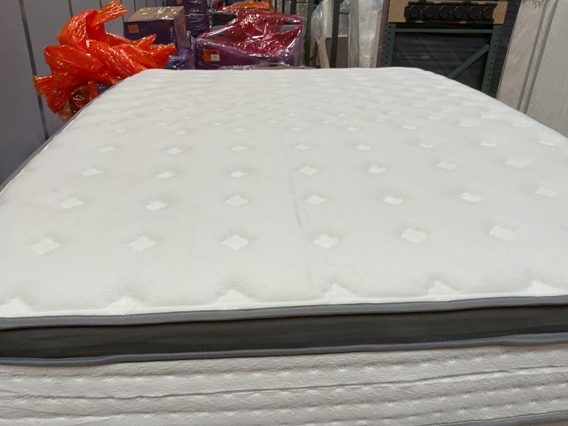 Photo 1 of **DIRTY FROM TRANSPORT **KOULABR Z Queen Size Mattress, 14 Inch Hybrid Mattress Gel Memory Foam Individually Wrapped Pocket Coils Innerspring Pressure Relief, Medium Firm (14 Inch, Queen (U.S. Standard))