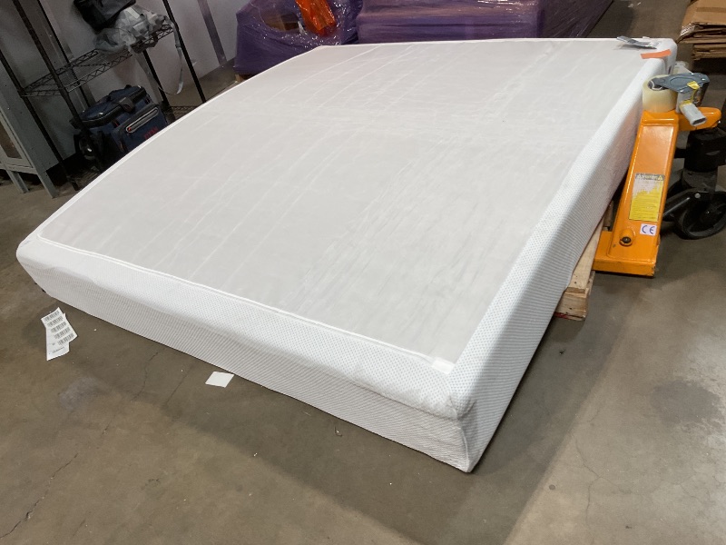 Photo 1 of **DIRTY FROM TRANSPORT, TEAR**ZINUS 12 Inch Green Tea Cooling Memory Foam Mattress [New Version], King, Fiberglass Free, Medium Firmness, Cooling Gel Foam, Certified Safe Foams & Fabric, Mattress 