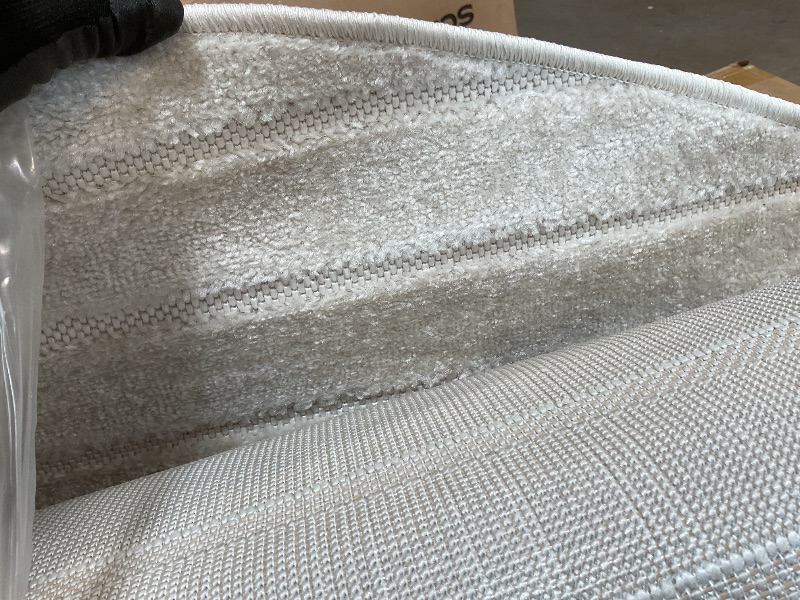 Photo 1 of **DIRTY FROM TRANSPORT **JONATHAN Y SCN101A-7R Odense High-Low Minimalist Angle Geometric Ivory/Cream 7' Round Indoor/Outdoor Area Rug, Pet Friendly, Non-Shedding, Stain Resistant, Easy-Cleaning for Backyard, Patio, Porch