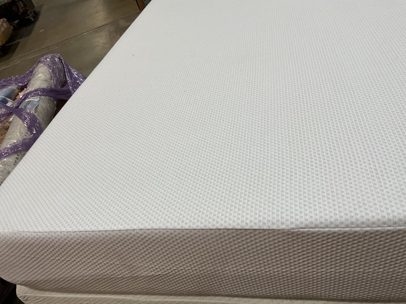 Photo 1 of **DIRTY FROM TRANSPORT **ZINUS 10 Inch Green Tea Cooling Memory Foam Mattress [New Version], Full, Fiberglass Free, Medium Firmness, Cooling Gel Foam, Certified Safe Foams & Fabric, Mattress 