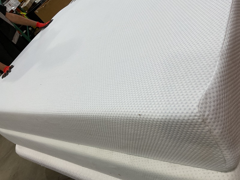Photo 1 of **DIRTY FROM TRANSPORT **ZINUS 10 Inch Green Tea Cooling Memory Foam Mattress [New Version], Full, Fiberglass Free, Medium Firmness, Cooling Gel Foam, Certified Safe Foams & Fabric, Mattress 