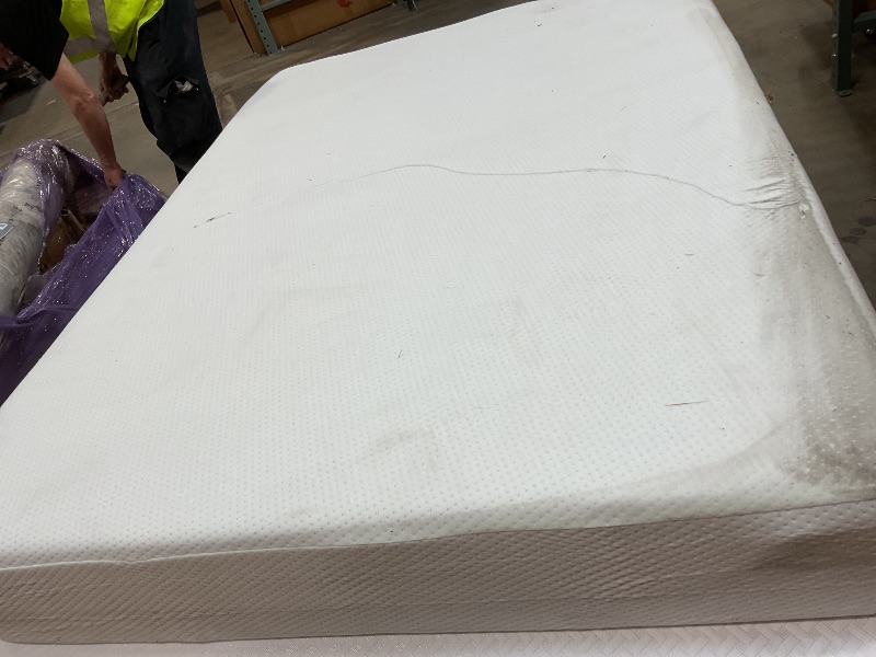 Photo 1 of **DIRT AND TEAR FROM TRANSPORT **ZINUS 10 Inch Green Tea Memory Foam Mattress [New Version], Full, Fiberglass free, Medium Firm Feel, Zoned Pressure Relief, Certified Safe Foams & Fabric, Mattress 