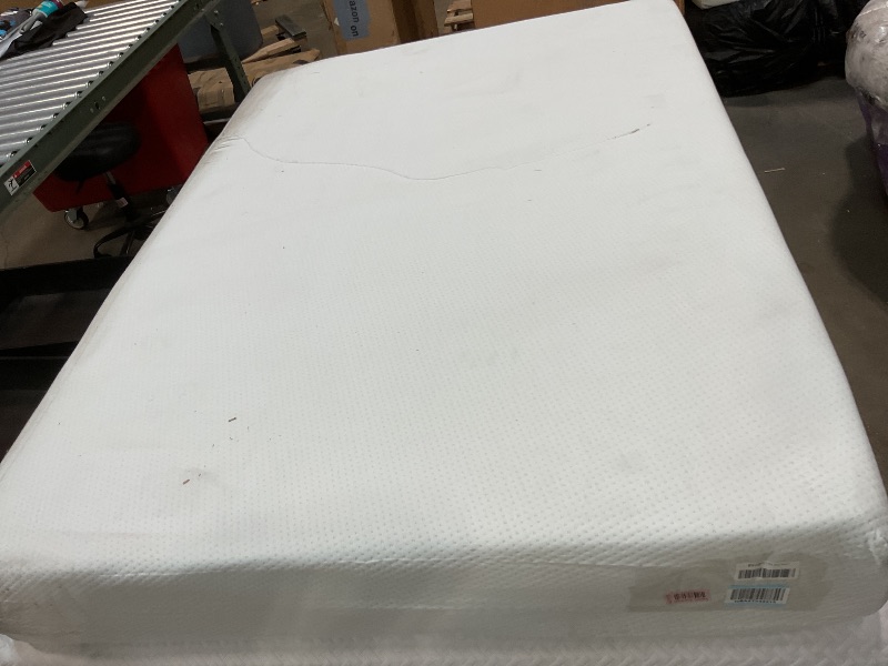 Photo 1 of **DIRT AND TEAR FROM TRANSPORT **ZINUS 10 Inch Green Tea Memory Foam Mattress [New Version], Full, Fiberglass free, Medium Firm Feel, Zoned Pressure Relief, Certified Safe Foams & Fabric, Mattress 