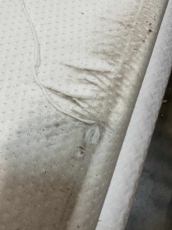Photo 1 of **DIRT AND TEAR FROM TRANSPORT **ZINUS 10 Inch Green Tea Memory Foam Mattress [New Version], Full, Fiberglass free, Medium Firm Feel, Zoned Pressure Relief, Certified Safe Foams & Fabric, Mattress 