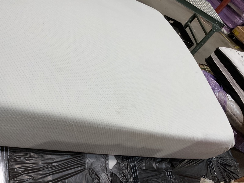 Photo 1 of **DIRTY FROM TRANSPORT **ZINUS 12 Inch Green Tea Memory Foam Mattress [New Version], King, Fiberglass free, Medium Firm Feel, Zoned Pressure Relief, Certified Safe Foams & Fabric, Mattress 