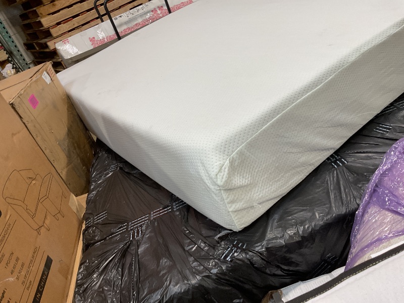 Photo 1 of **DIRTY FROM TRANSPORT **ZINUS 12 Inch Green Tea Memory Foam Mattress [New Version], King, Fiberglass free, Medium Firm Feel, Zoned Pressure Relief, Certified Safe Foams & Fabric, Mattress 
