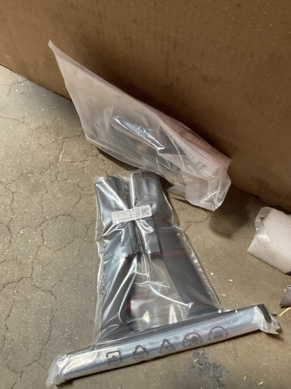 Photo 1 of **SELLING FOR PARTS. MAJOR DAMAGE **SAMSUNG 50-Inch Class QLED Q7F Series Samsung Vision AI Smart TV (2025 Model, 50Q7F) Quantum HDR, Object Tracking Sound Lite, Q4 AI Gen1 Processor, 4K upscaling, Gaming Hub, Alexa Built-in