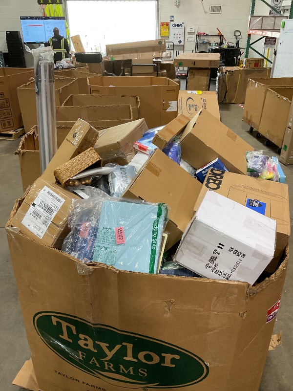 Photo 1 of *** NON-REFUNDABLE ***MUST BRING A TRUCK TO PICK UP**** TRASH/NON SELL PALLET***