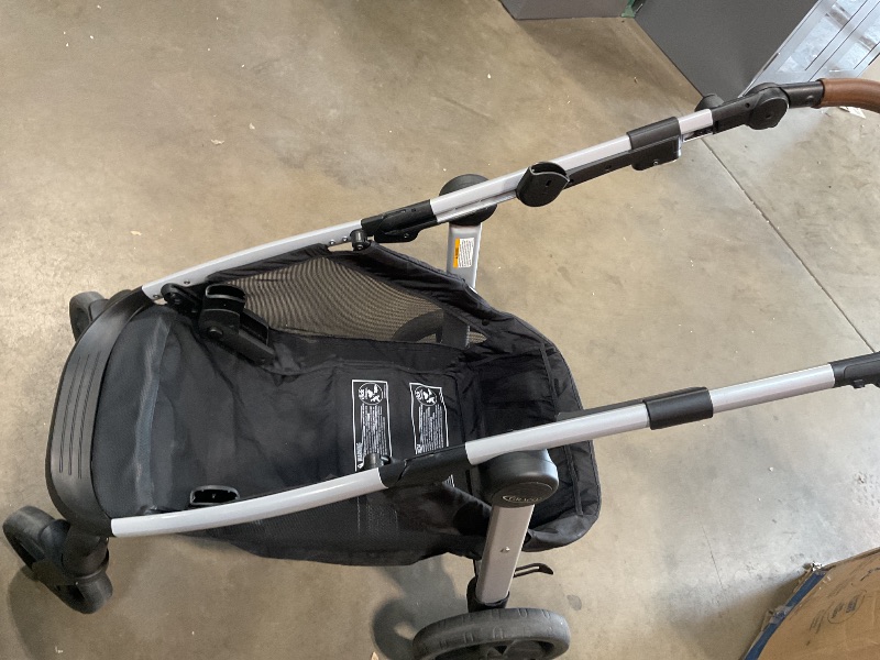 Photo 2 of *MISSING TODDLER SEAT* Graco Modes Nest2Grow Travel System, Ren with Expandable Double Stroller