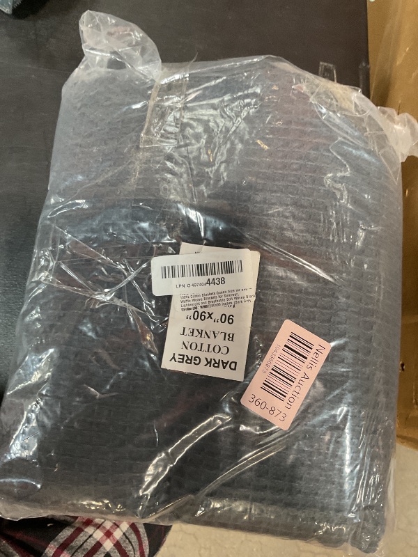Photo 1 of 100% Cotton Blankets for Bed - Waffle Weave Blankets for Summer, Lightweight and Breathable Soft Woven Blanket for Spring (Dark Grey, Queen (90" x 90"))