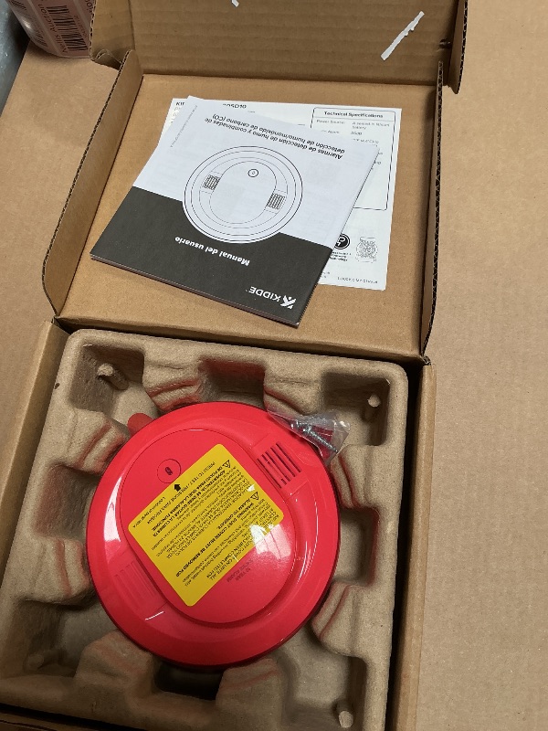Photo 1 of **NON FUNCTIONAL** 
Kidde  Detector, 10-Year Battery Powered, with LED Status Lights, 85 dB Alarm, 5-inches, 20SD10, 1 Pack