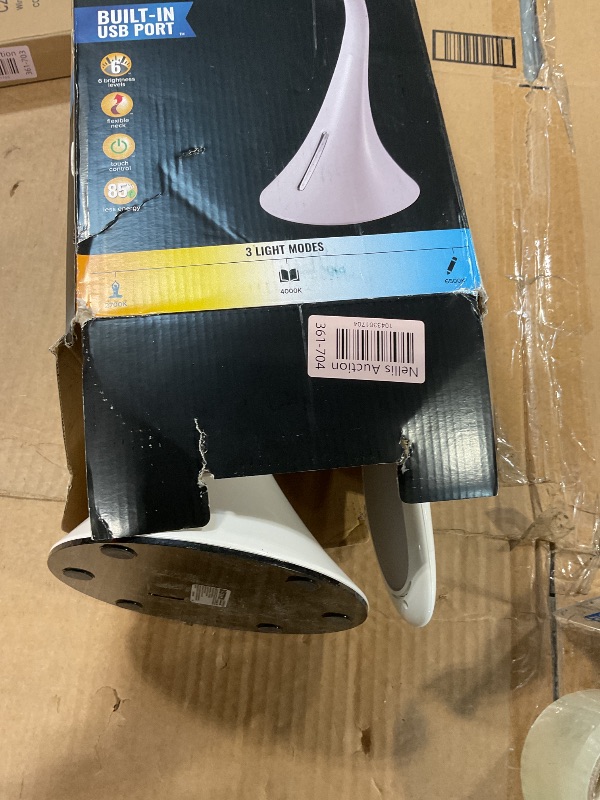 Photo 1 of **NON-FUNCTIONAL** Bostitch Office Modern LED Desk Light, 8W, White (VLED1821WHITE-BOS)