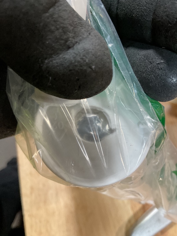 Photo 1 of ** broken tip **DAP Dynaflex 230 Pro Elastomeric Sealant, White WT099, 10.1 Oz (7079807102)