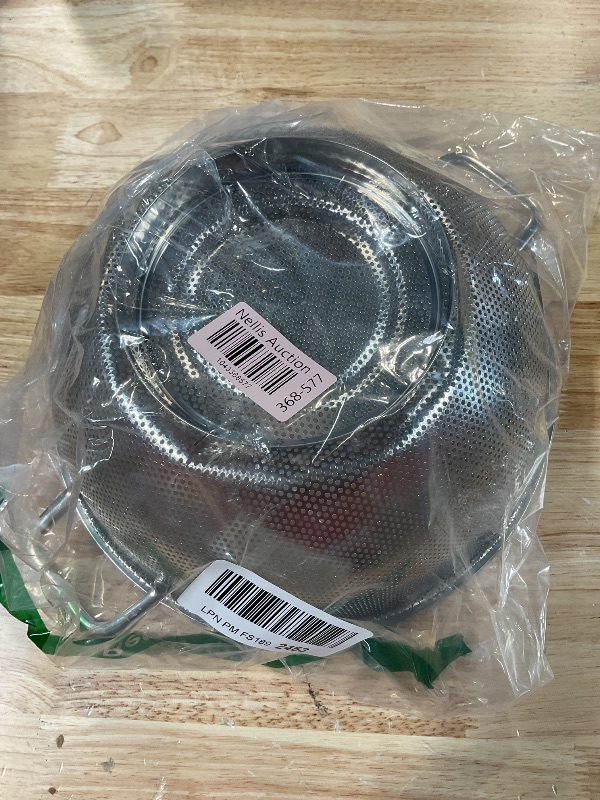 Photo 1 of **DENTED *** Gulex Colander Stainless Steel 5-Quart, Strainer for Kitchen Food, Dishwasher Safe