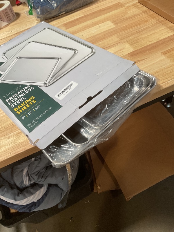 Photo 1 of **LARGEST PAN HAS DAMAGE*** Baker’s Signature Stainless Steel Cookie Sheet Pan, Stainless Steel Baking Sheet Set of 3, Mirror Finish, Non-Stick, Rust Resistant, BPA Free, Dishwasher Safe, 9/12/16 Inch