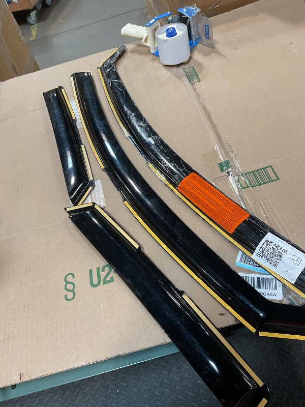 Photo 1 of *** CRACKED PIECES ***Honda Genuine 08R04-TK6-101A Door Visor