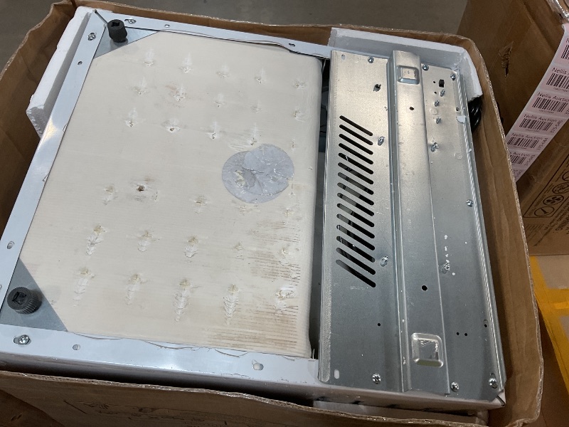 Photo 1 of ** DIRT AND SCRAPES**7.0 Cu.ft Chest Freezer, Top Open Door Deep Freezer with 7 Adjustable Thermostat (-18°F to **50°F), Compact Freezer with Removable Basket for Home/Garage/Office, White