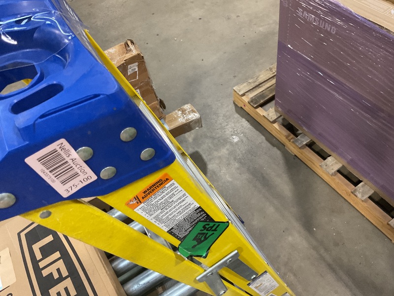 Photo 1 of **BENT. MINOR USE WEAR. **Louisville Ladder 5-Foot Fiberglass Step Ladder, 250-Pound Load Capacity, Type I, FS2005