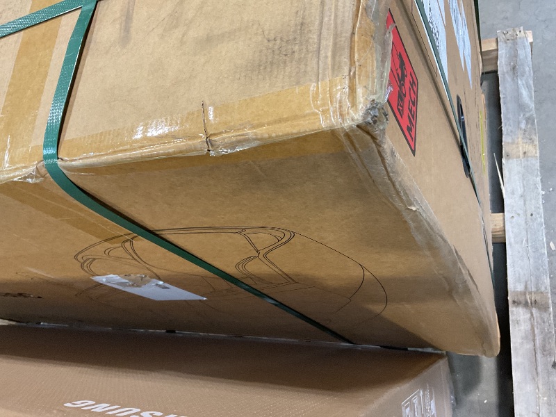 Photo 1 of ***POSSIBLY FOR PARTS/ MISSING ASSEMBLY PIECES*** MassaMAX MT339 2026 4D Massage Chair, Full Body Zero Gravity Recliner with SL-Track, Body Scan, Graphene Heating, Deep Yoga Stretch, Foot Rollers & Hands-Free Voice Control (Space White)