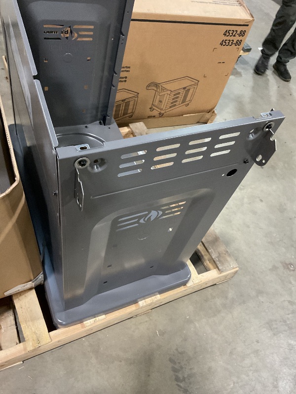 Photo 1 of ** DIRT/SCRATCHES FROM TRANSPORT** Napoleon Rogue PRO-S 625 Natural Gas Grill with Infrared Side and Rear Burners, Stainless Steel, Durable 7-Burner Outdoor BBQ