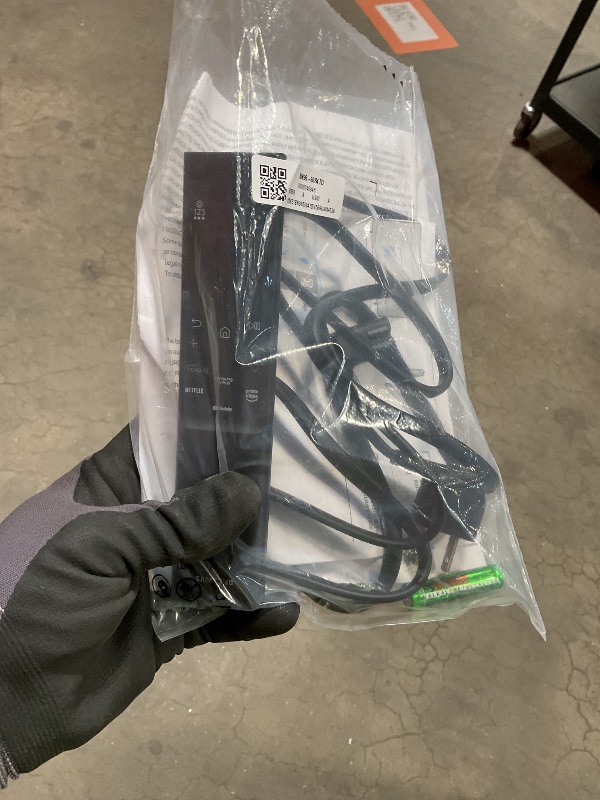 Photo 1 of **MAJOR DAMAGE TO SCREEN. SELLING FOR PARTS **Samsung 58-Inch Class Crystal UHD U8000F 4K Smart TV (2025 Model) Endless Free Content, Crystal Processor 4K, MetalStream Design, Knox Security, Alexa Built-in