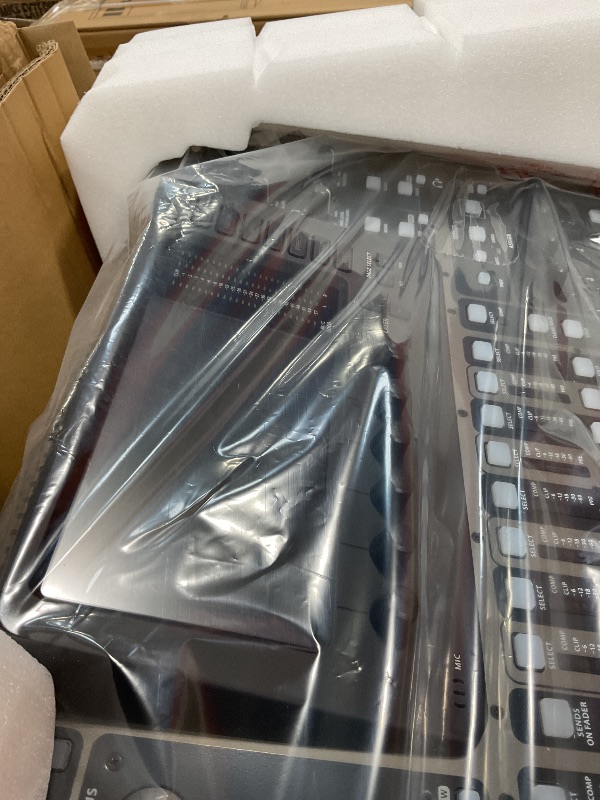 Photo 1 of Behringer 32 40-Input 25-Bus Digital Mixing Console, Black (X32)