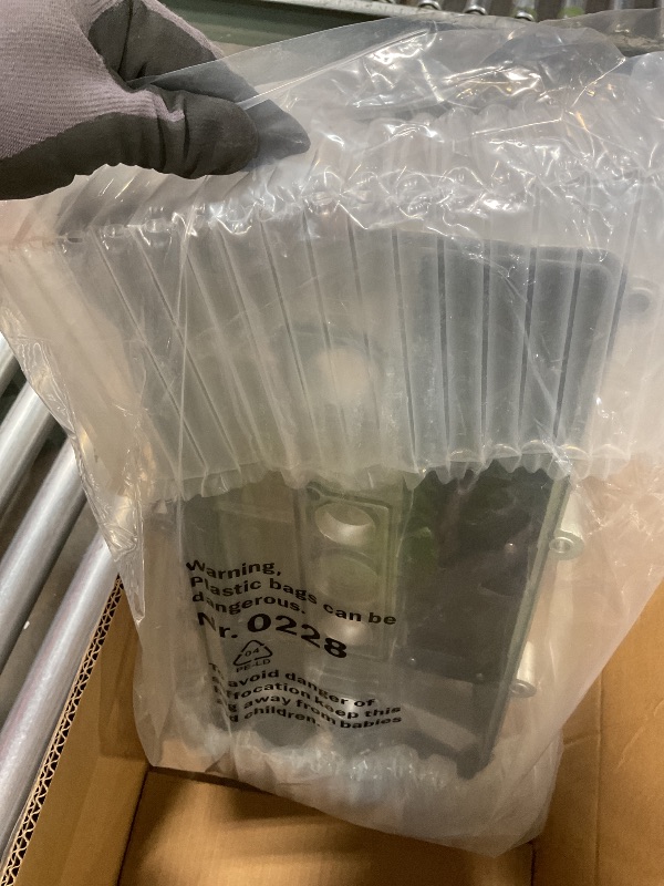 Photo 1 of **VALVE COVER ONLY**XUNUOPARTS 2.0L 2.3L Aluminum Valve Cover Compatible with 2006-2009 Mazda 3 Replace# L3N5-10-210C L3N5-10-210A L3N5-10-210B L3N510210C L3N510210A L3N510210B