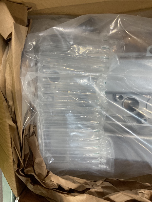 Photo 1 of **VALVE COVER ONLY**XUNUOPARTS 2.0L 2.3L Aluminum Valve Cover Compatible with 2006-2009 Mazda 3 Replace# L3N5-10-210C L3N5-10-210A L3N5-10-210B L3N510210C L3N510210A L3N510210B