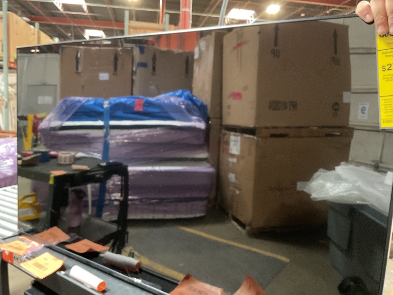 Photo 1 of *FOR PARTS ONLY* SAMSUNG 43-Inch Class QLED Q7F Series Samsung Vision AI Smart TV (2025 Model, 43Q7F) Quantum HDR, Object Tracking Sound Lite, Q4 AI Gen1 Processor, 4K upscaling, Gaming Hub, Alexa Built-in