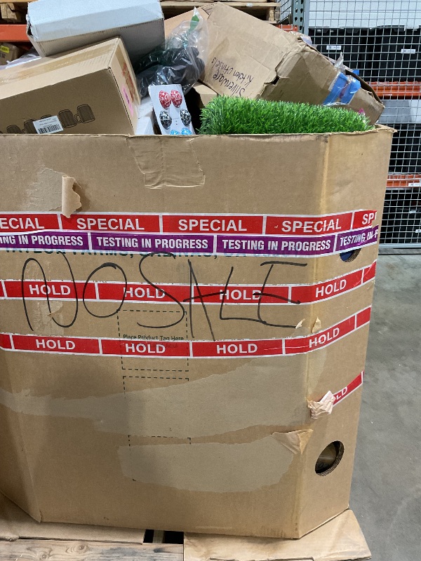 Photo 1 of *** NON-REFUNDABLE ***MUST BRING A TRUCK TO PICK UP**** TRASH/NON SELL PALLET***