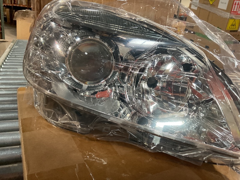 Photo 1 of * HEADLIGHTS NOT SECURE WITHIN THEIR HOUSING, MAY BE EASY FIX BUT UNSURE * DIBON AUTO Headlight Compatible for Mercedes Benz W204 C Class C300 C230 C350 2008 2009 2010 2011 Headlamp (Right Side)