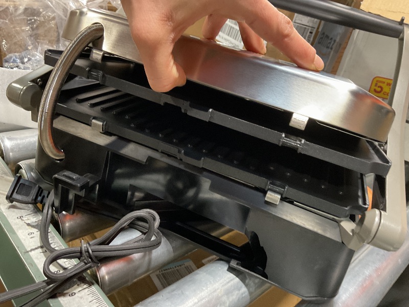 Photo 1 of * BROKEN PLASTIC, DOESNT CLOSE, SELLING FOR PARTS * Chefman 5-in-1 Digital Panini Press Grill Sandwich Maker and Griddle Grill Combo with Removable, Reversible Dishwasher-Safe Grilling Plates, Opens 180° for Indoor BBQ /Flat Top Grill, Stainless steel