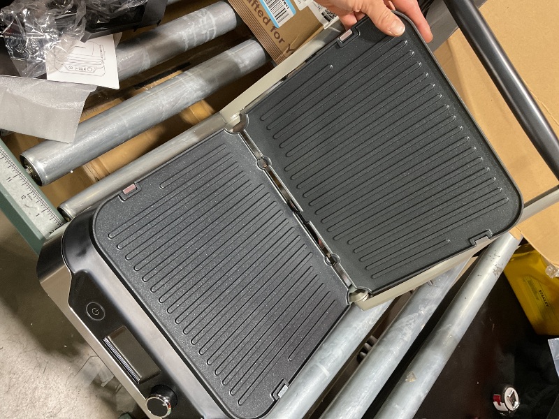 Photo 1 of * BROKEN PLASTIC, DOESNT CLOSE, SELLING FOR PARTS * Chefman 5-in-1 Digital Panini Press Grill Sandwich Maker and Griddle Grill Combo with Removable, Reversible Dishwasher-Safe Grilling Plates, Opens 180° for Indoor BBQ /Flat Top Grill, Stainless steel