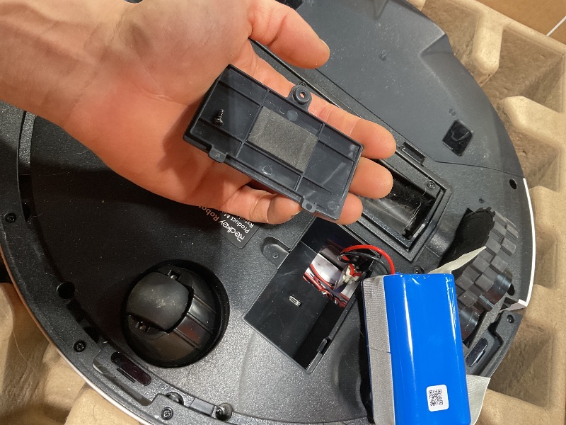 Photo 1 of ***HAS ISSUES FUNCTIONING POSSIBLY FOR PARTS***** Redkey R10 Robot Vacuum, 3-in-1 Vacuum Robot with Suction Station and Mop, LiDAR Navigation, Powerful 4000Pa Suction Power, 4L Dust Bag, 90 Days Hands-Free Cleaning, Ideal for Pet Hair Cleaning