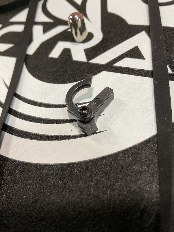 Photo 1 of * BROKEN CLASP, UNSURE WHERE IT BELONGS * Record Player with Speaker, Vinyl Record Turntable with Magnetic Cartridge for Home Decoration and Entertainment, Vinyl Record Player Suitable for Christmas or Birthday Gift (Rosewood)