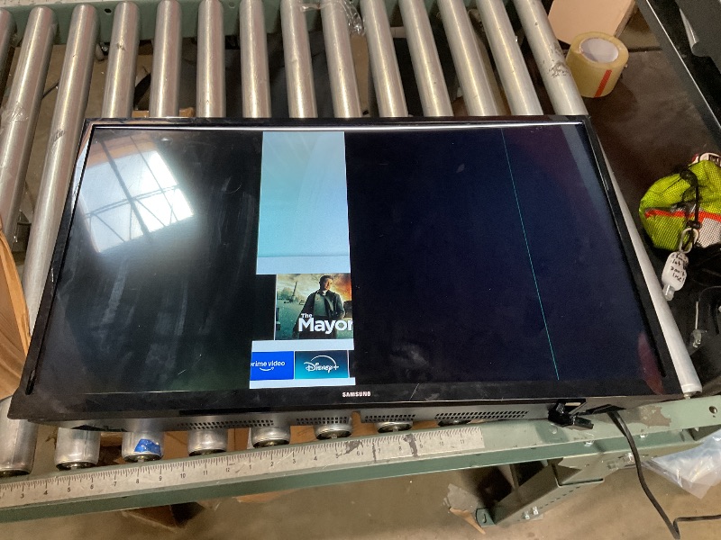 Photo 1 of * SELLING FOR PARTS, DAMAGE TO SCREEN AND POWER BUTTON HOUSING * Samsung 32-Inch Class HD H5000F Smart TV (2025 Model) HDR, Object Tracking Sound Lite, Knox Security, One UI Tizen