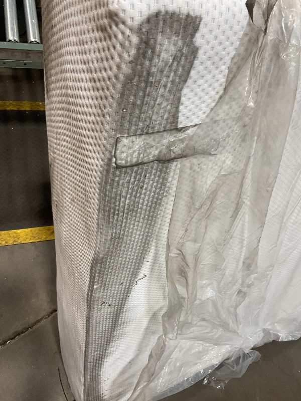 Photo 1 of **DIRT FROM TRANSPORT **ZINUS 10 Inch Green Tea Cooling Memory Foam Mattress [New Version], Queen, Fiberglass Free, Medium Firmness, Cooling Gel Foam, Certified Safe Foams & Fabric, Mattress in A Box