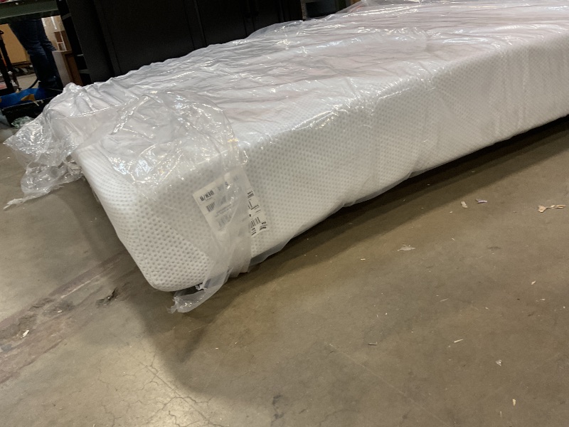 Photo 1 of **DIRT FROM TRANSPORT **ZINUS 10 Inch Green Tea Cooling Memory Foam Mattress [New Version], Queen, Fiberglass Free, Medium Firmness, Cooling Gel Foam, Certified Safe Foams & Fabric, Mattress in A Box