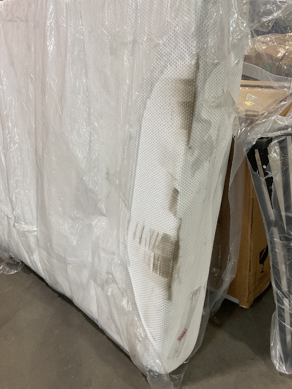 Photo 1 of **DIRT FROM TRANSPORT **ZINUS 10 Inch Green Tea Cooling Memory Foam Mattress [New Version], Queen, Fiberglass Free, Medium Firmness, Cooling Gel Foam, Certified Safe Foams & Fabric, Mattress in A Box